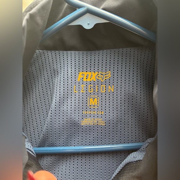 Fox jacket or windbreaker - Picture 3 of 6